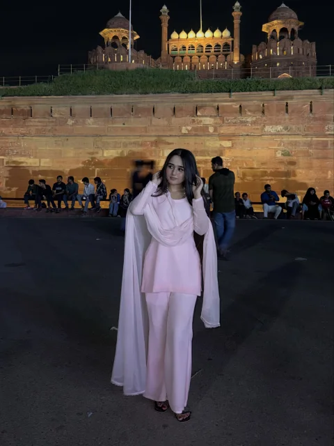 Anshika dhalla, Model in Delhi