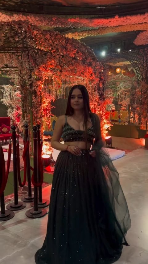 Anshika dhalla, Model in Delhi