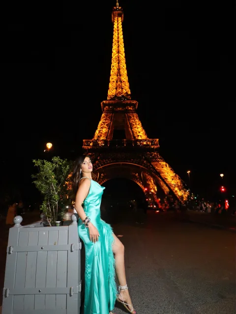 Mehak, Model in Seattle