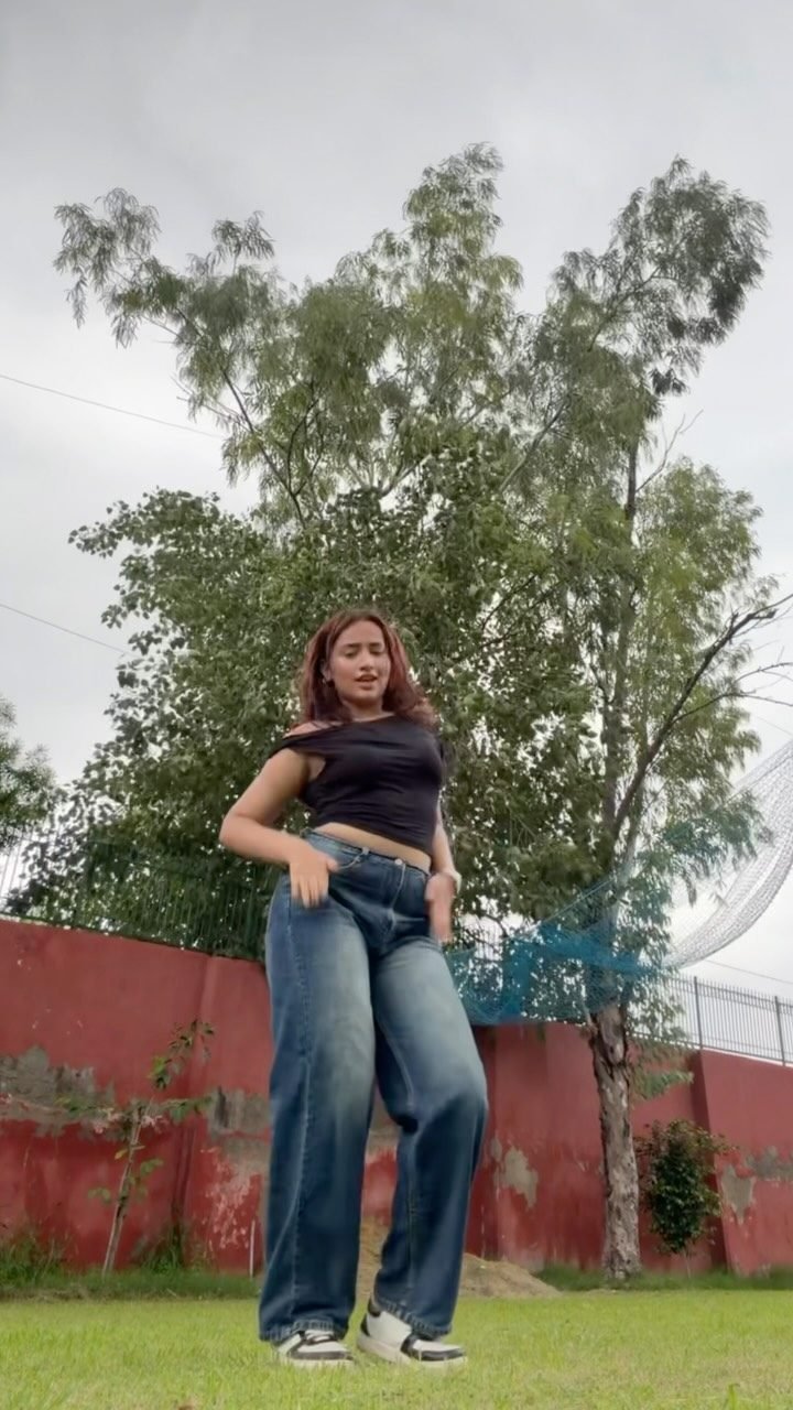 Anika, Model in Delhi