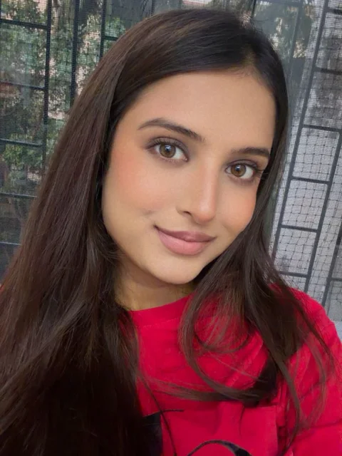 Zinta patel, Model in Mumbai