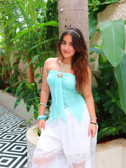 Chiya berry, Model in Mumbai